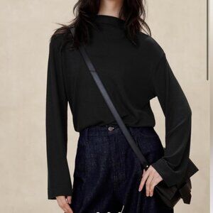 NWT Banana Republic Factory Women's Soft Luxe Drape Box-y Long Sleeve Top Black